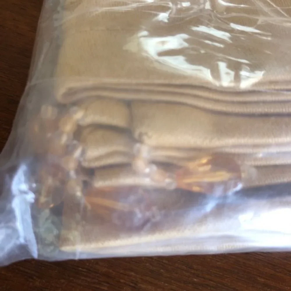 WATERFORD Linens Shanghai Gold Leaf Beaded Napkins 4